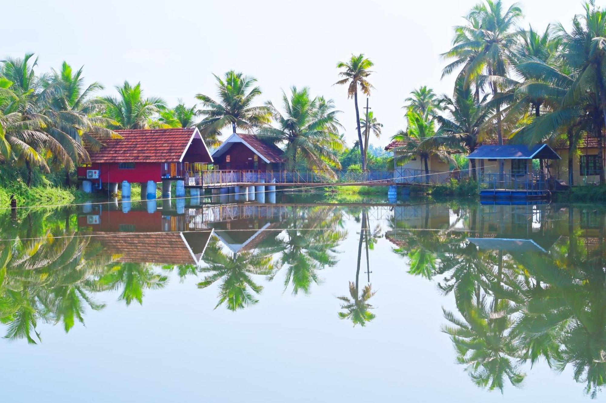 Munroe Island Lake Resort Mundrothuruth Buitenkant foto