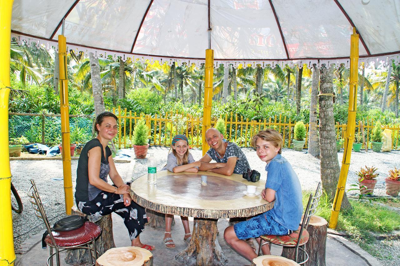 Munroe Island Lake Resort Mundrothuruth Buitenkant foto